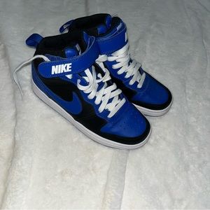 Nike boys shoes size 3.5